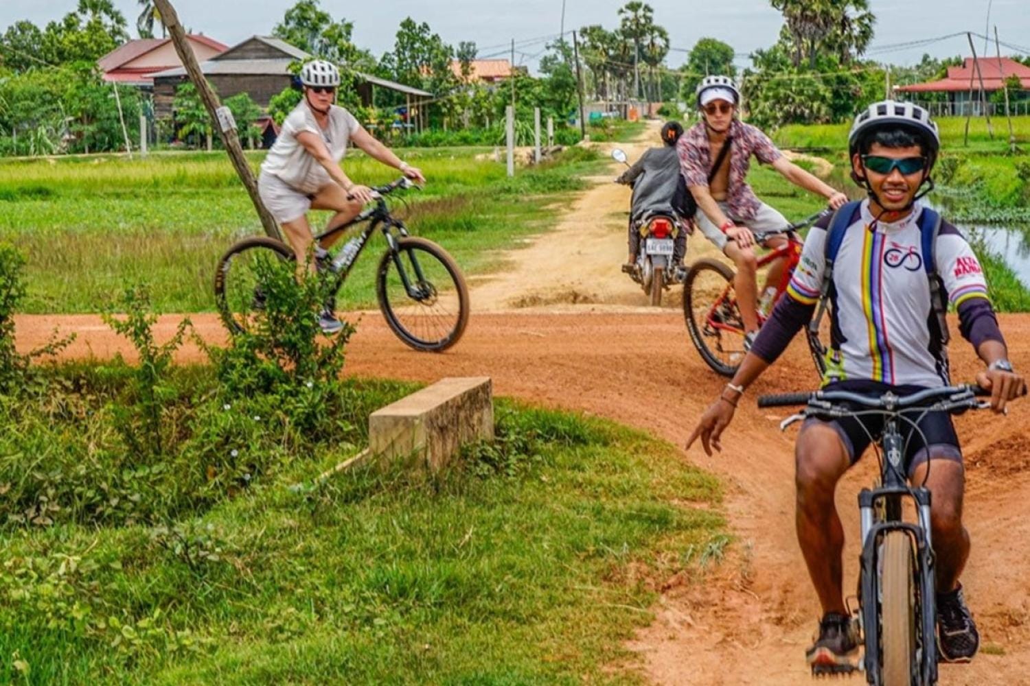 Pedalea por las rutas secundarias de Angkor
