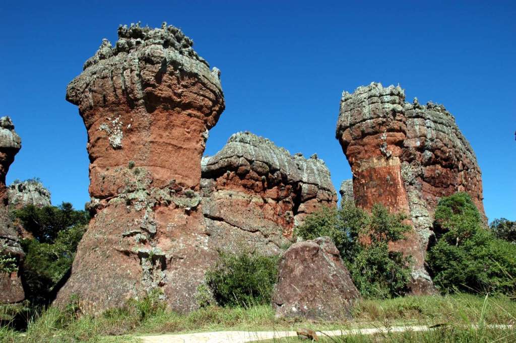 Vila Velha y formaciones geológicas