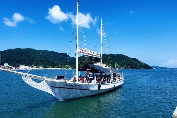 Tour privado de día completo por Santos con recorrido en barco y miradores - Entradas incluidas