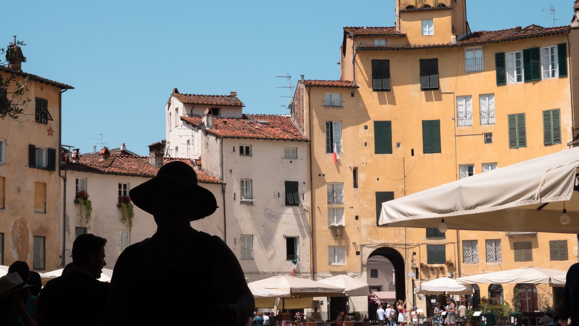Pisa e Lucca: somente traslado