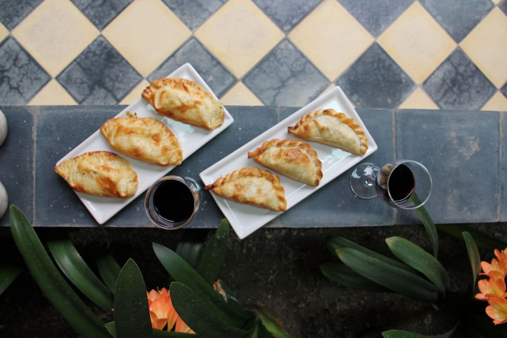 El Zanjón premium: Malbec y empanadas