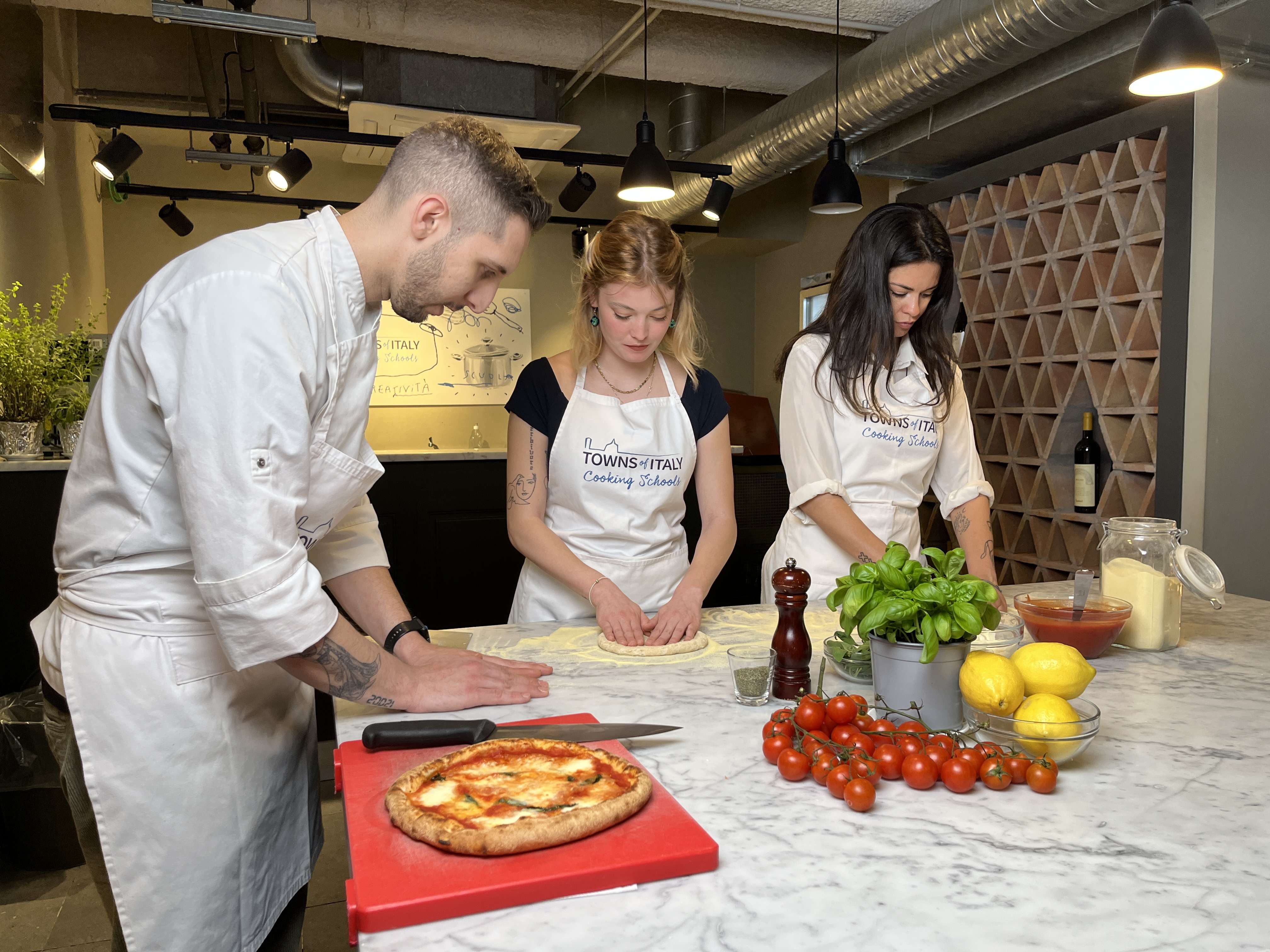 Clase de elaboración de helado y pizza en el centro de Milán