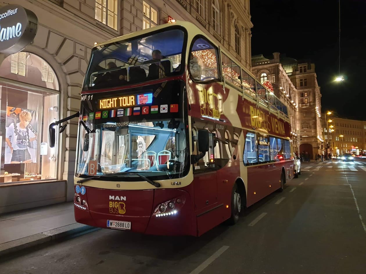 Visita guiada nocturna en vivo por Viena