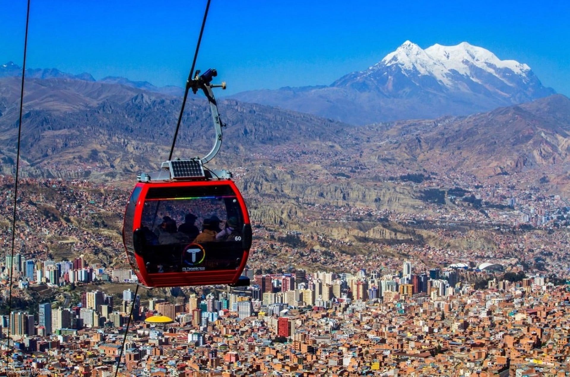 Centro histórico a pie y teleférico