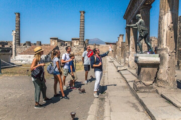 Semi-Private Tour of Pompeii & Mt. Vesuvius with Priority Access from Sorrento