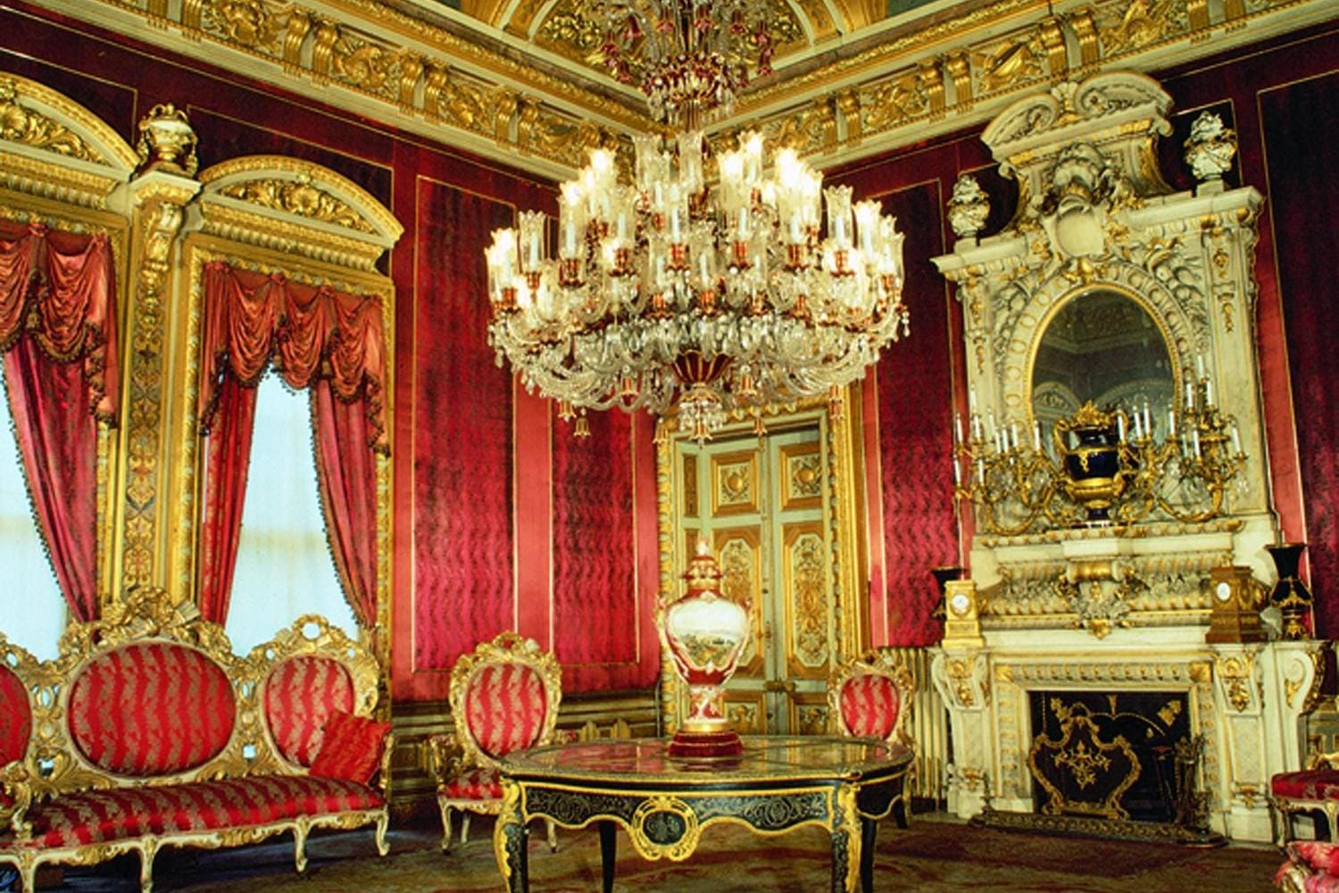 Crucero por el Bósforo más Palacio de Dolmabahce y dos continentes - Combo