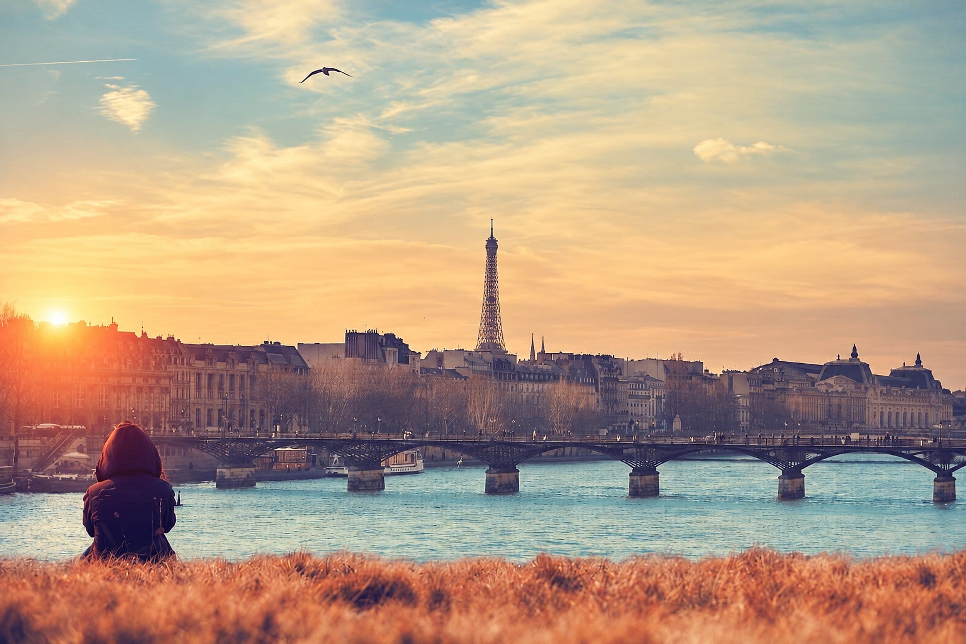 Torre Eiffel 2&ordm; andar, city tour e cruzeiro