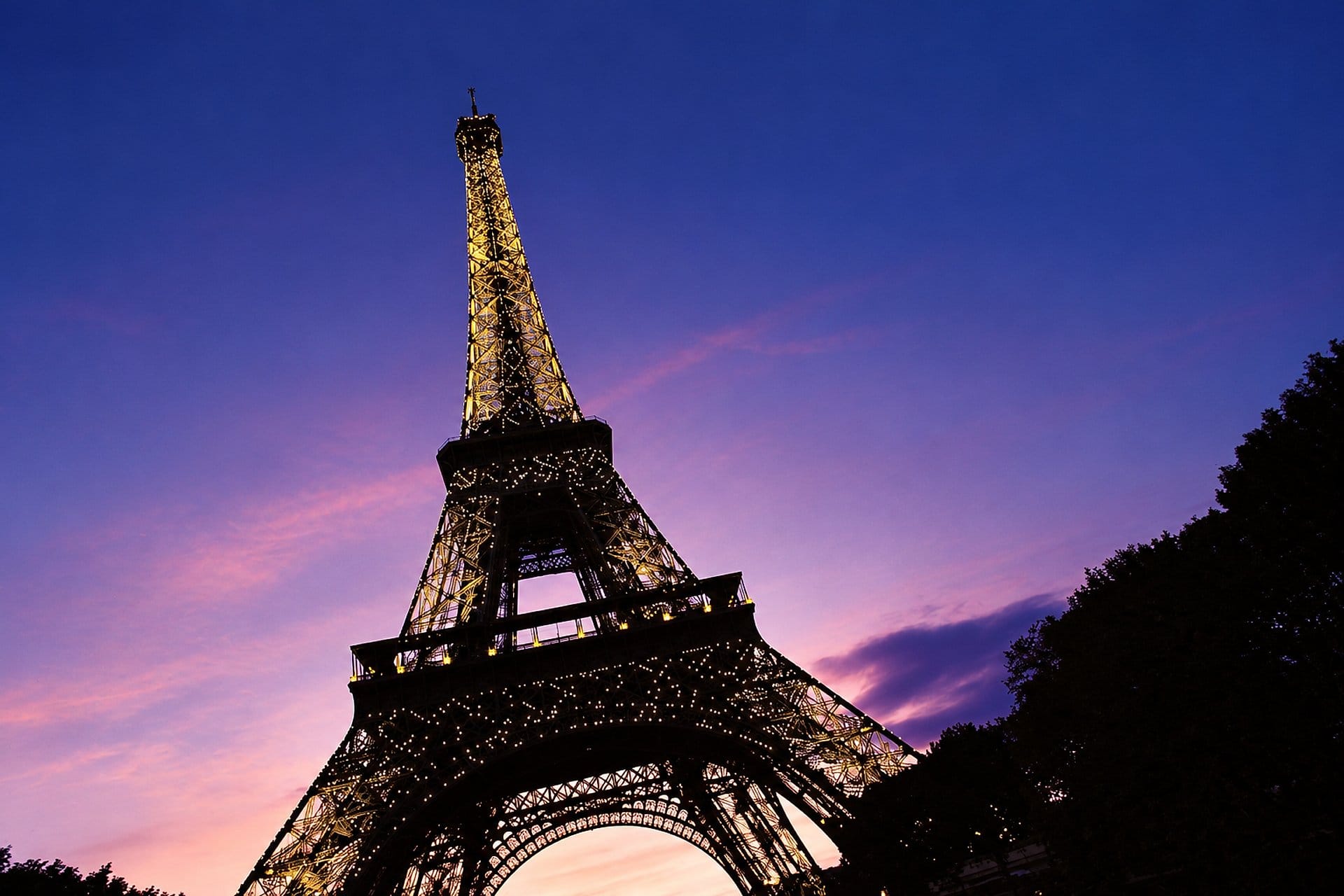 Iluminações de Paris e Torre Eiffel