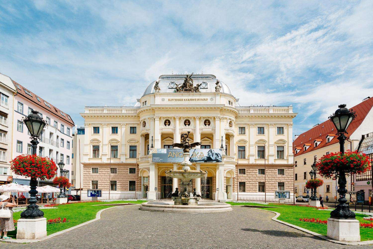 Bratislava: excursión de un día entero desde Viena en autobús y barco - Imagen 2
