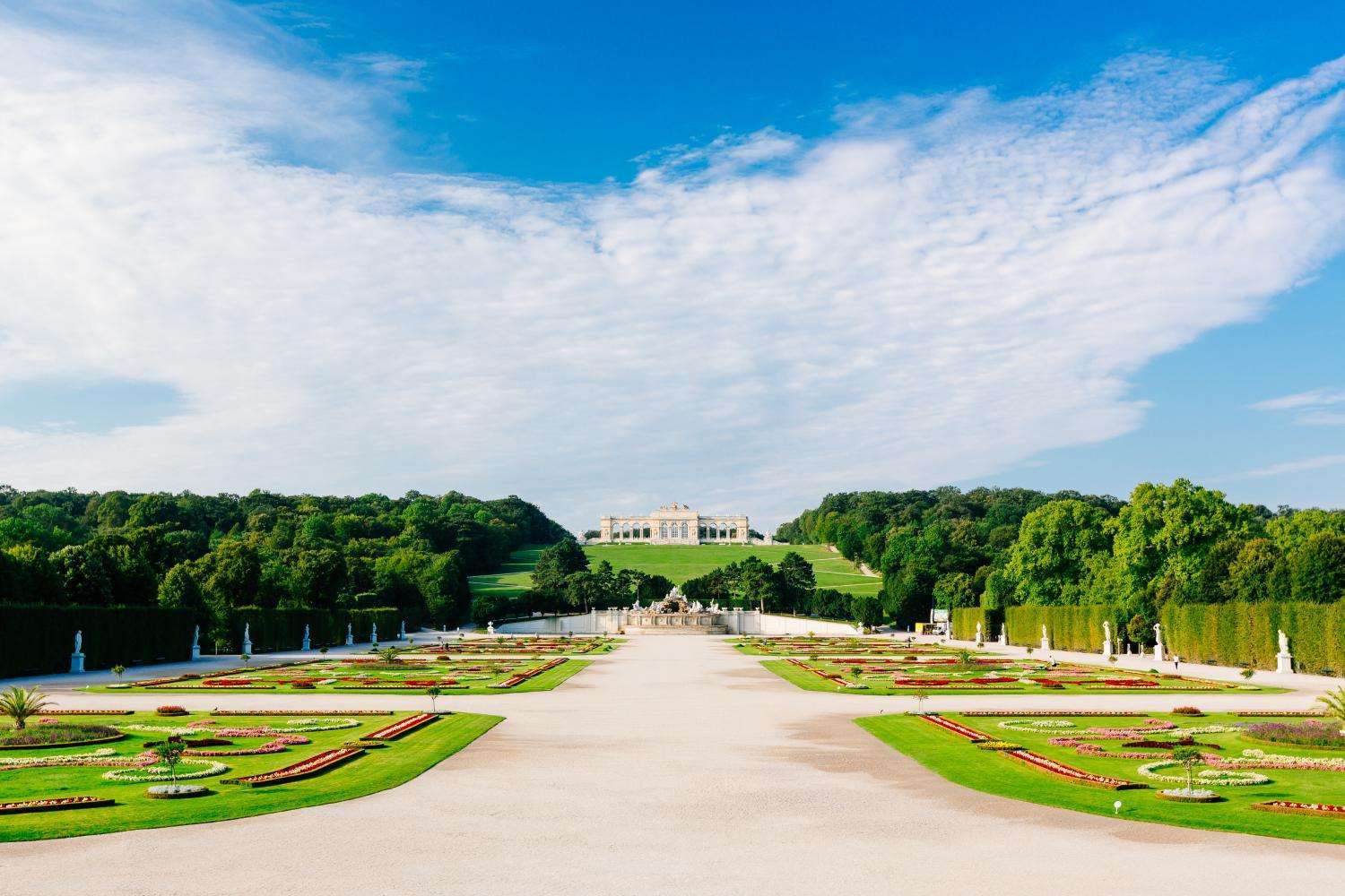 Castillo y jardines con tren panorámico - Imagen 2