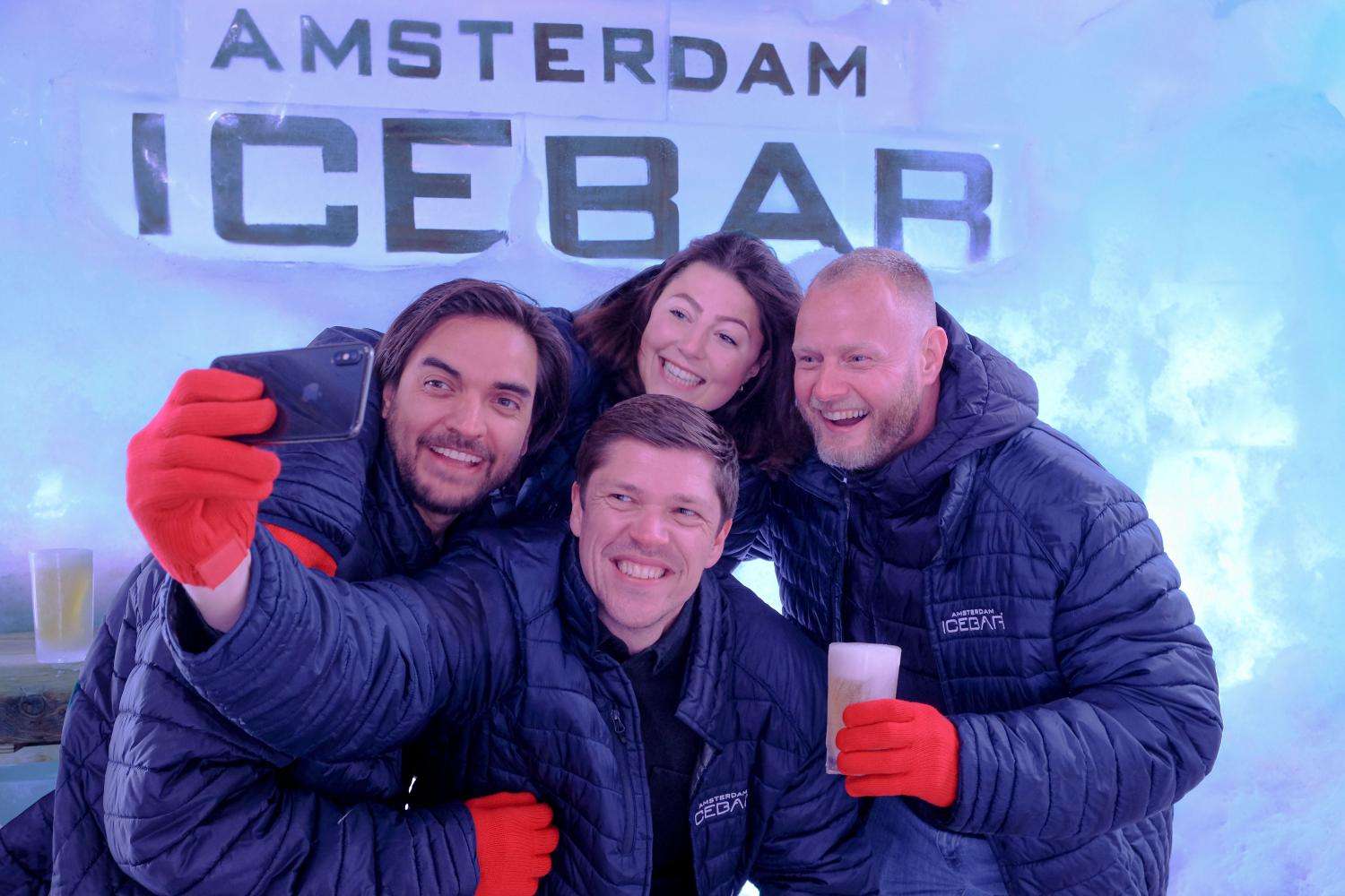Amsterdam Icebar y crucero por los canales de 1 hora - Imagen 2