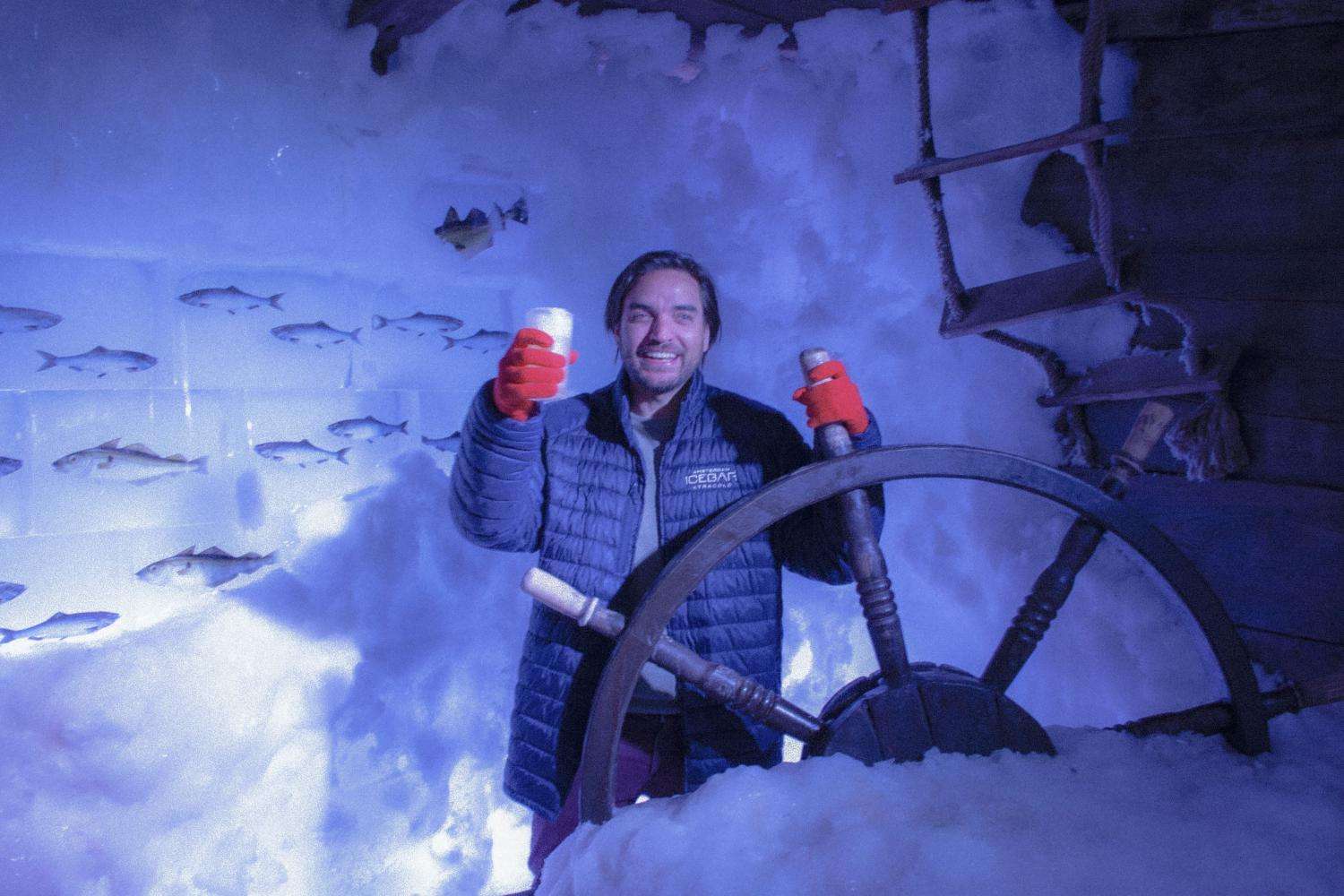 Amsterdam Icebar y crucero por los canales de 1 hora - Imagen 3