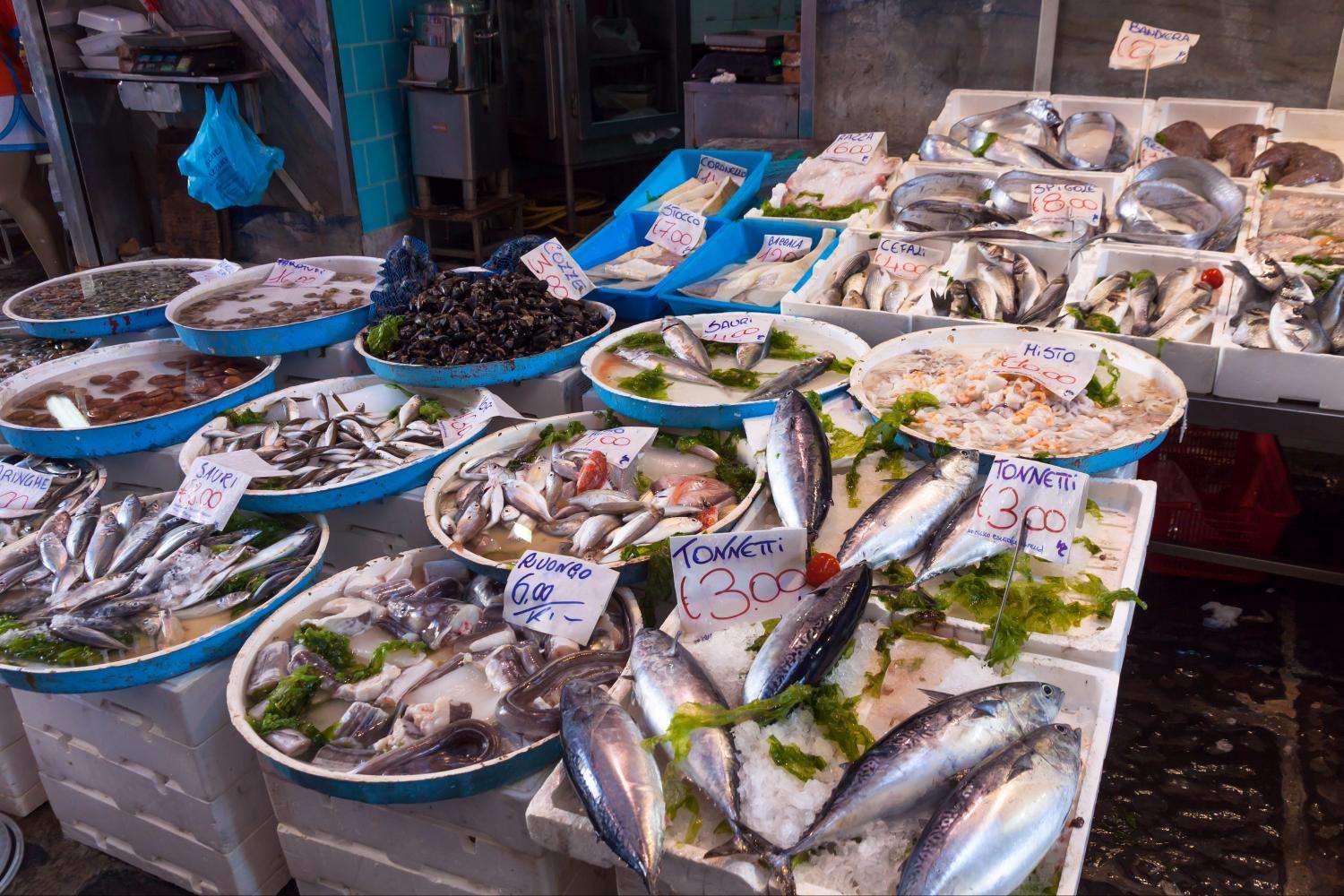 Visita al mercado en grupos pequeños y clase de cocina con un experto cocinero casero local en Nápoles - Imagen 2