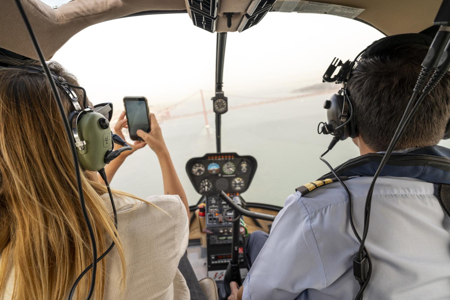 Helicóptero sobre la costa de Lisboa - Imagen 4