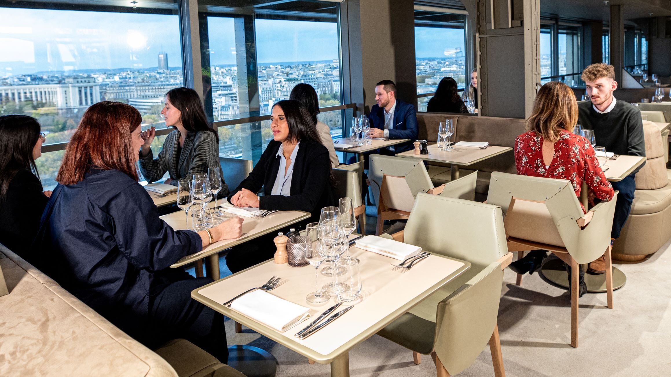 Cena en la Torre Eiffel con acceso reservado y crucero por el Sena - Imagen 2