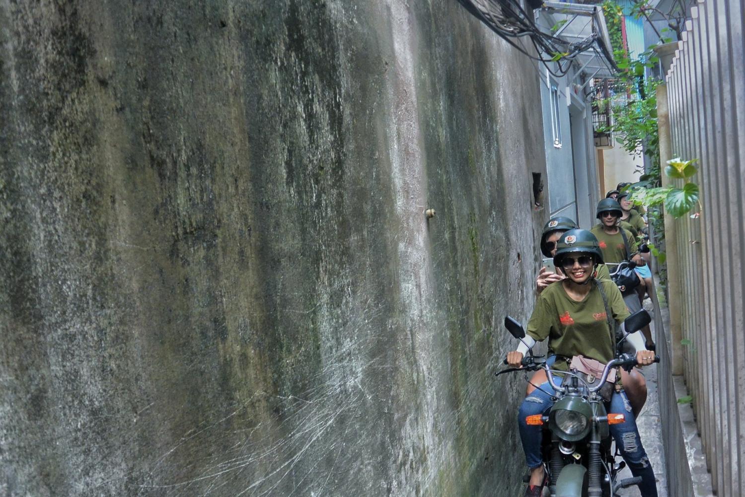 Día completo en la ciudad y el campo de Hanoi en motocicleta y jeep antiguos - Imagen 3