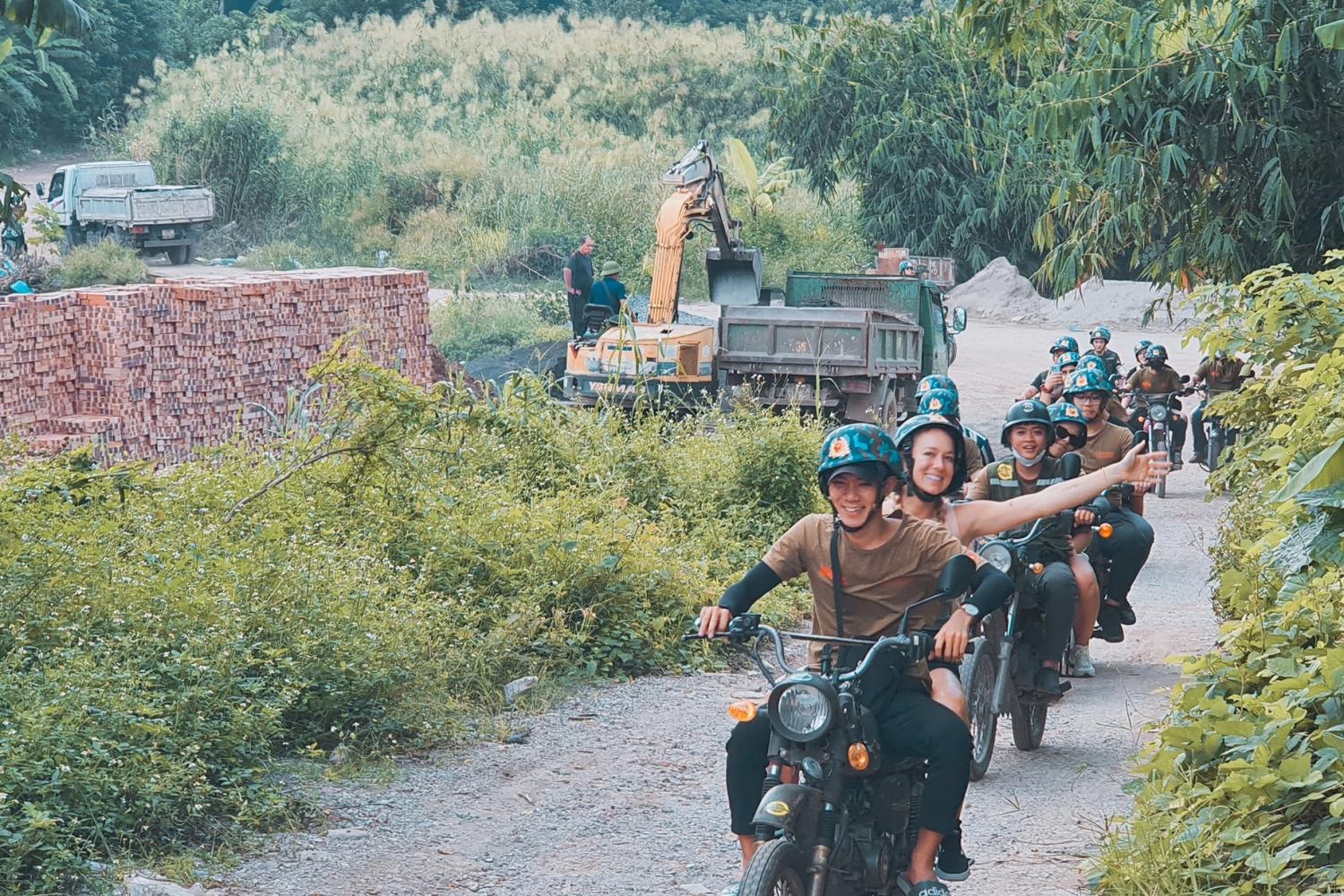 Visita de medio día a la ciudad de Hanói y comida callejera en moto de época - Imagen 2