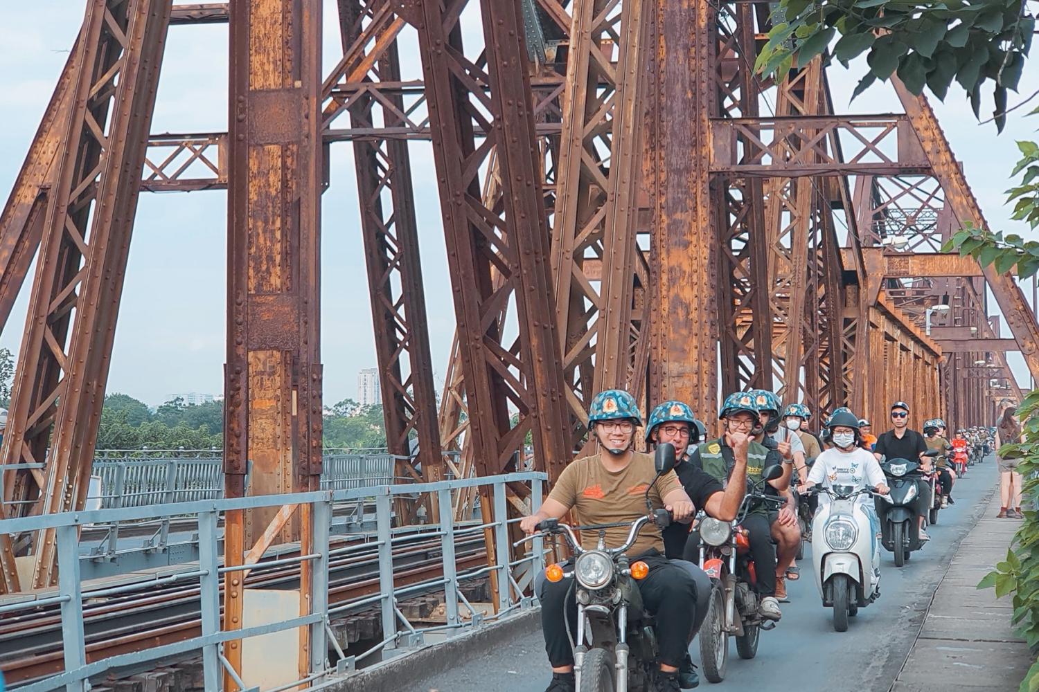 Visita de medio día a la ciudad de Hanói y comida callejera en moto de época - Imagen 4
