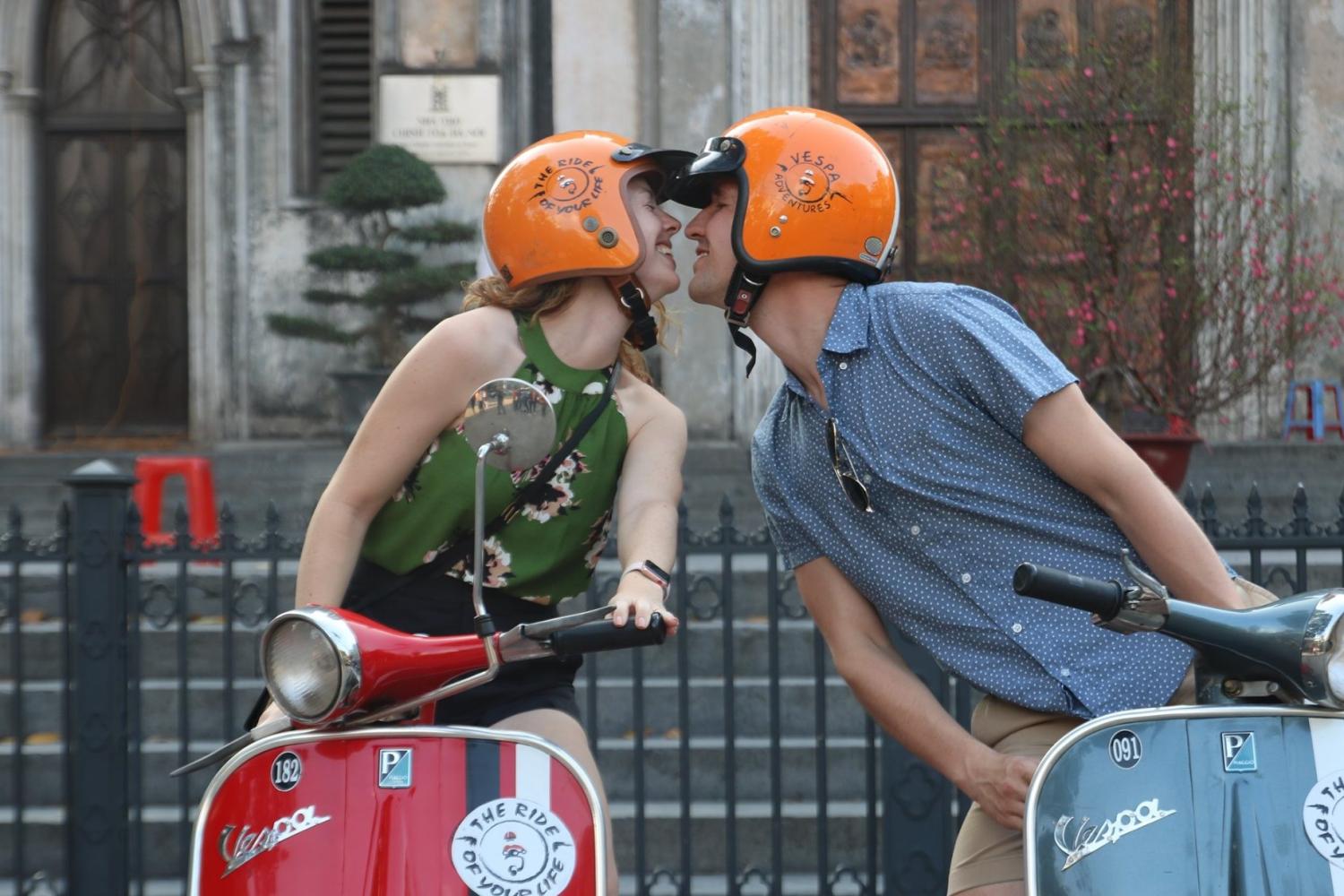 Campo de Hanoi en Vespa - Tour en grupos pequeños - Imagen 2