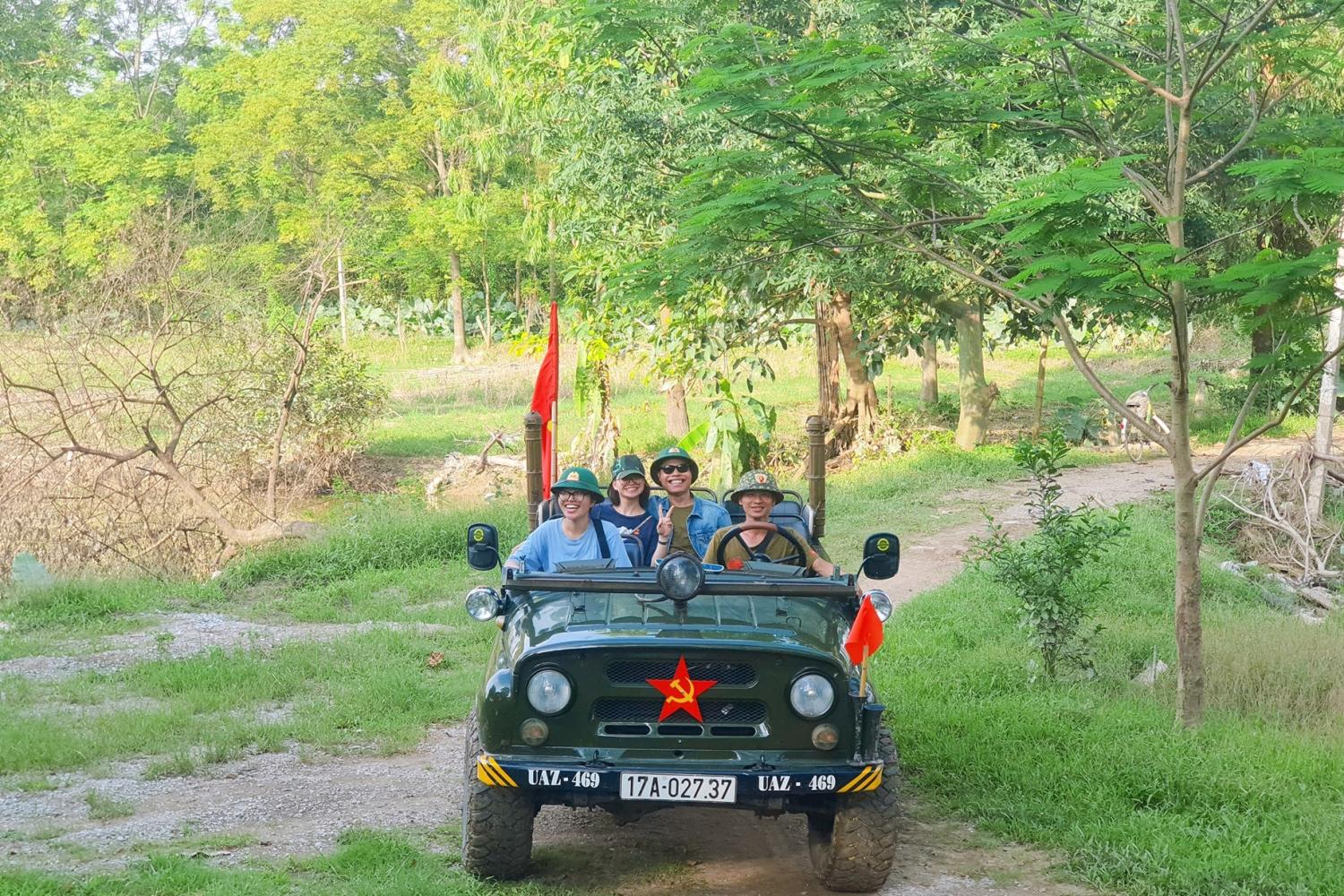 Medio día para descubrir la campiña del Delta del Río Rojo en un jeep antiguo - Imagen 2