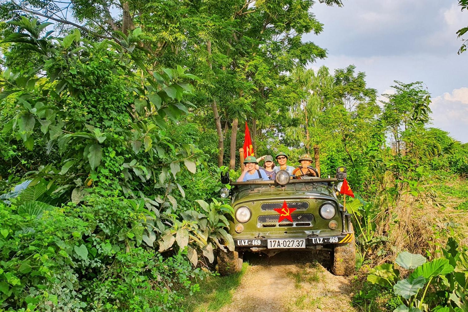 Medio día para descubrir la campiña del Delta del Río Rojo en un jeep antiguo - Imagen 3