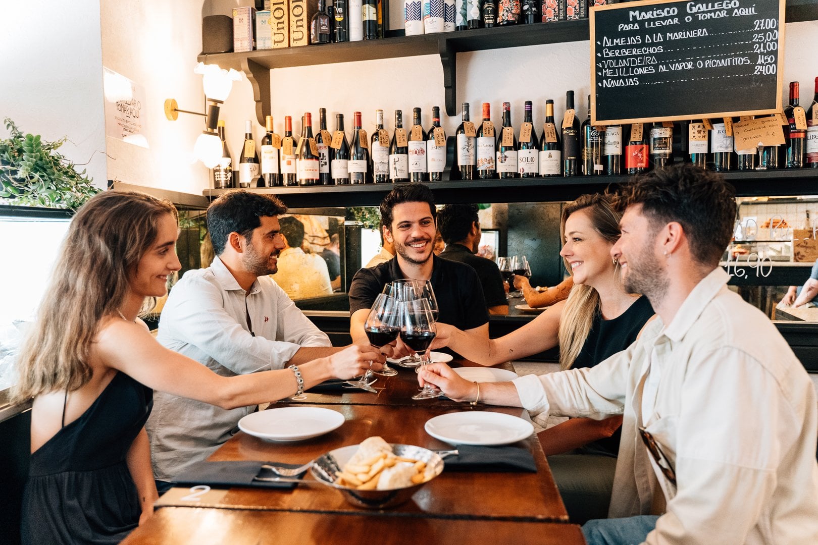 Tapas, vino y Rooftop Tour - Imagen 3