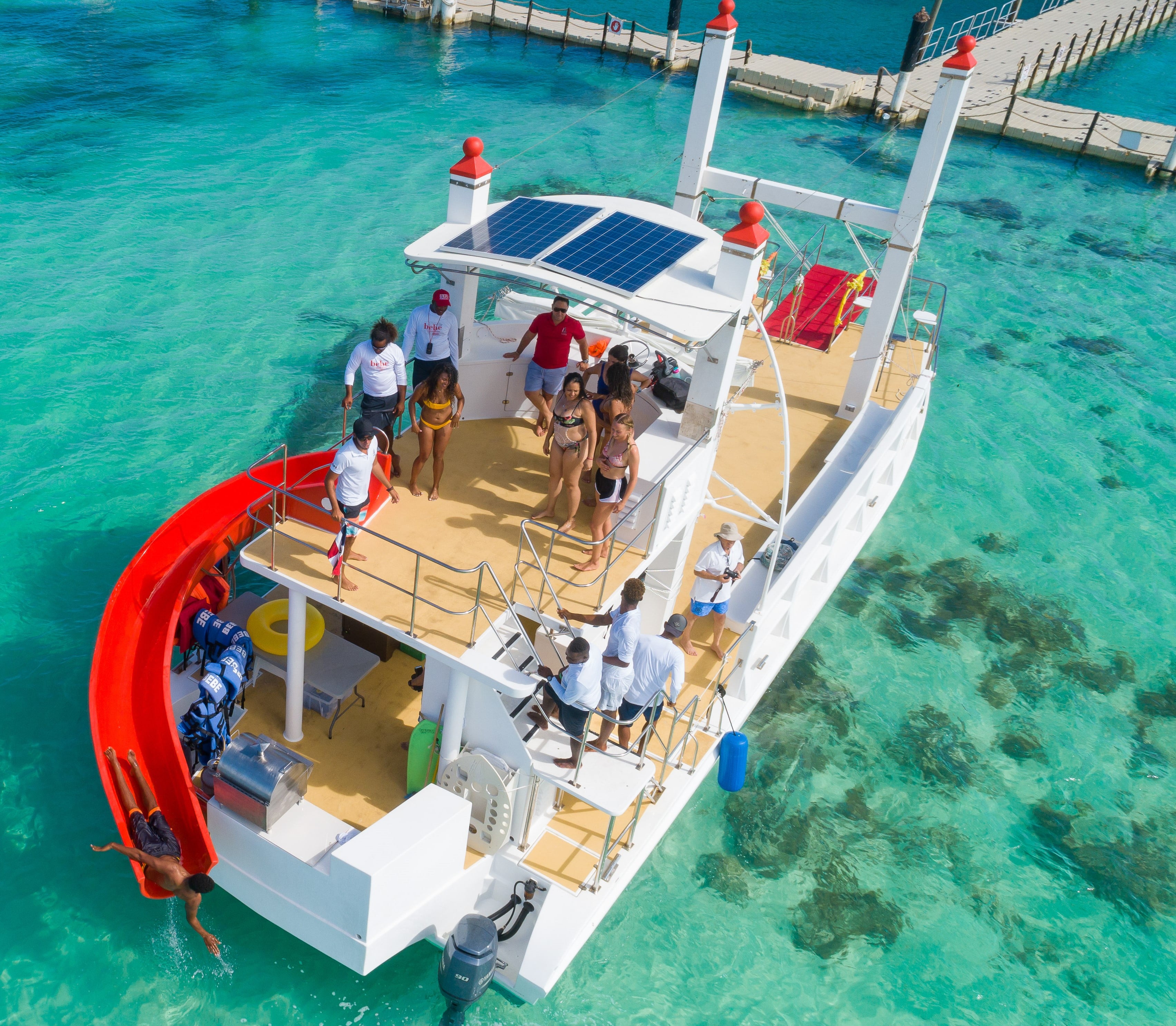 Solo adultos - Fiesta en barco: Catamarán + Piscina Natural + Snorkel - Imagen 4