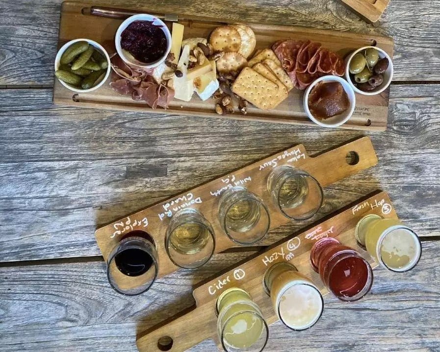 Tour de cerveza Artesanal y Vino al atardecer - Imagen 4