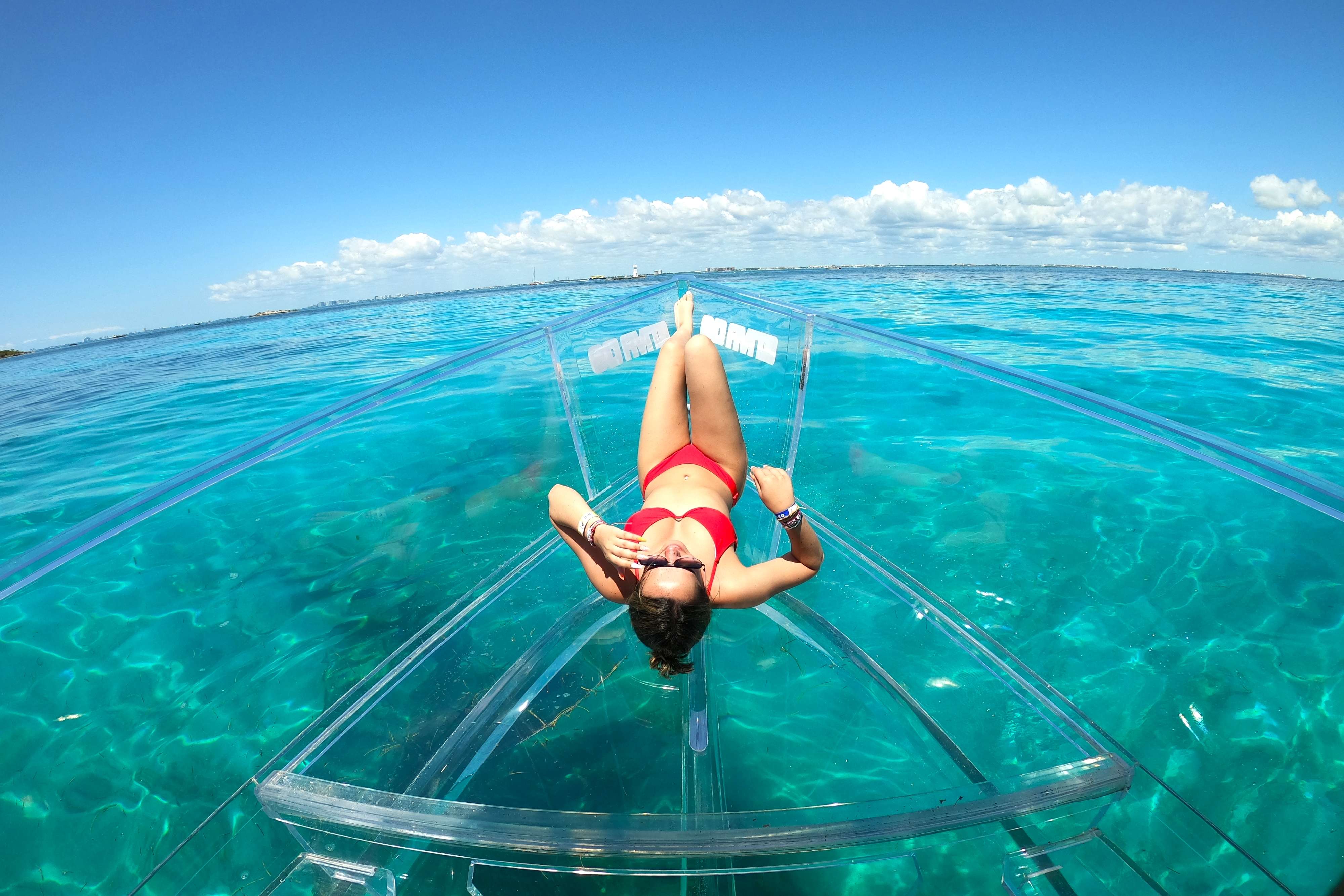 Clear boat in Cancun: Colores de Cancun - Imagen 3