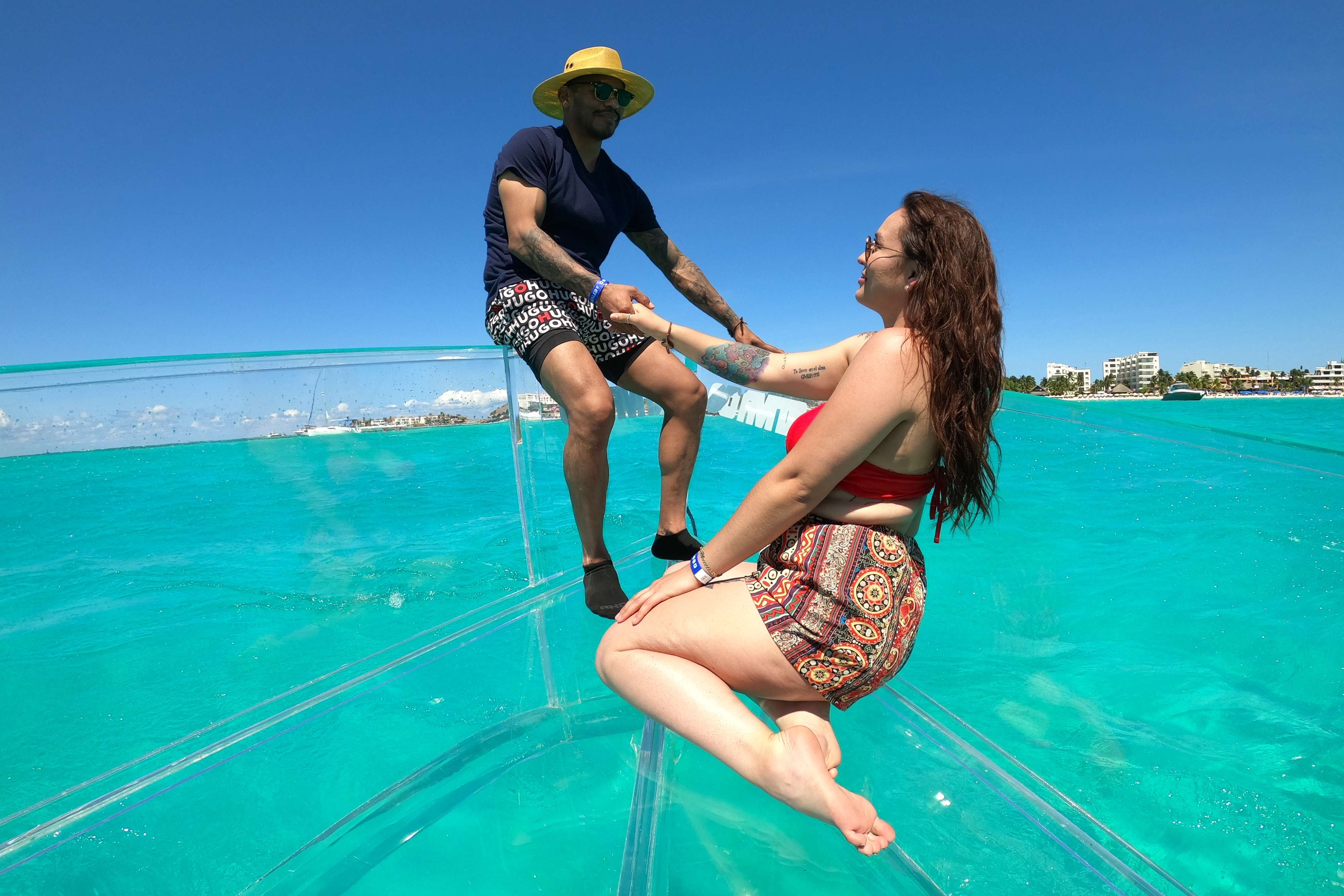 Clear boat in Cancun: Colores de Cancun - Imagen 4