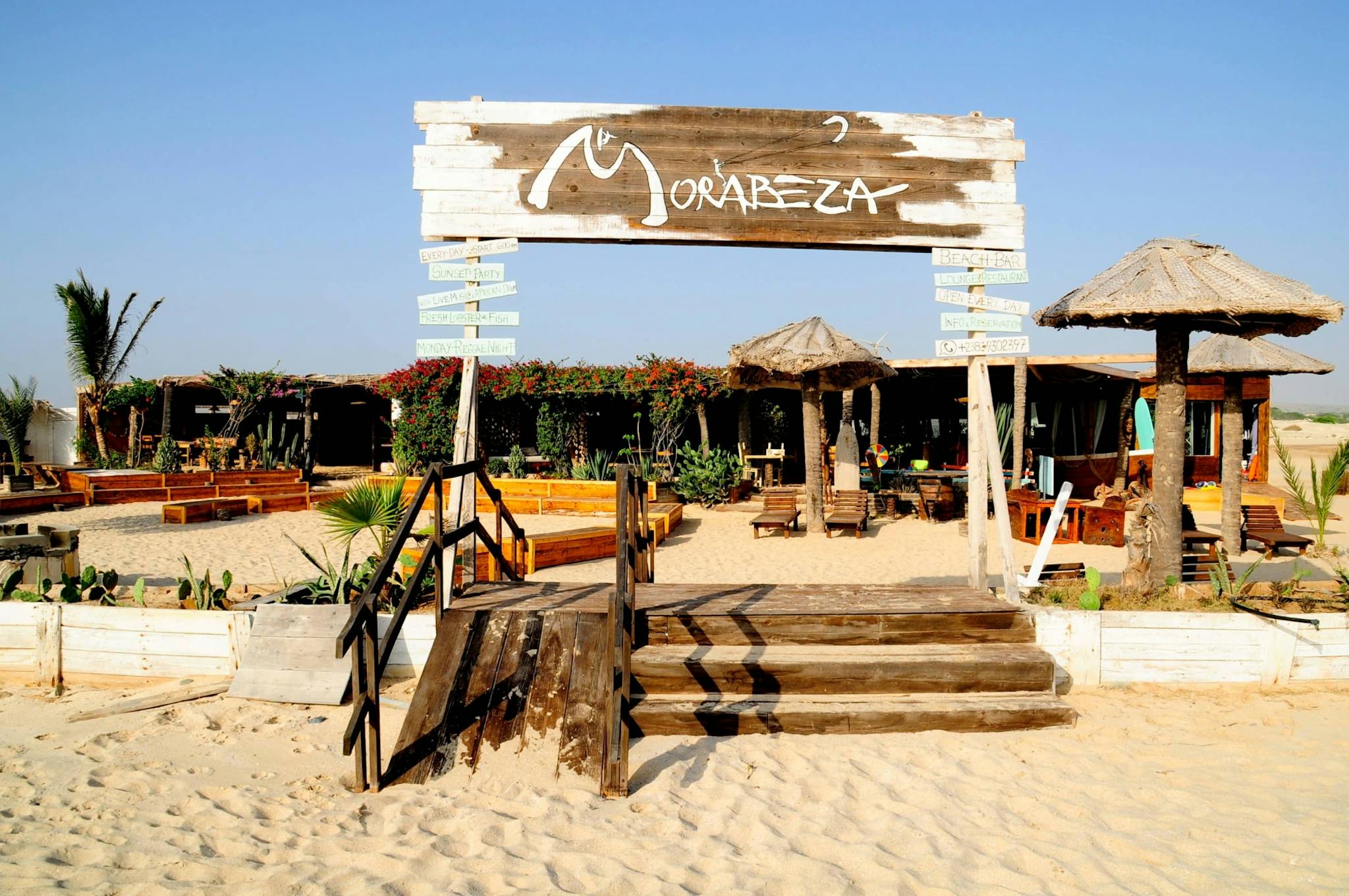 Cena al atardecer en Boa Vista con música en vivo - Imagen 2