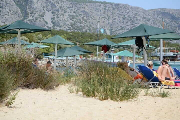 Excursión guiada de día completo en crucero por la costa este de Samos con almuerzo barbacoa. - Imagen 4