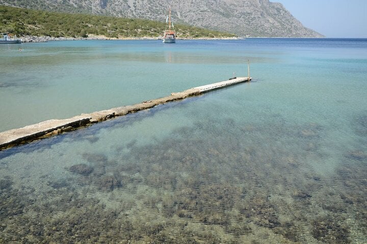 Excursión guiada de día completo en crucero por la costa este de Samos con almuerzo barbacoa. - Imagen 2