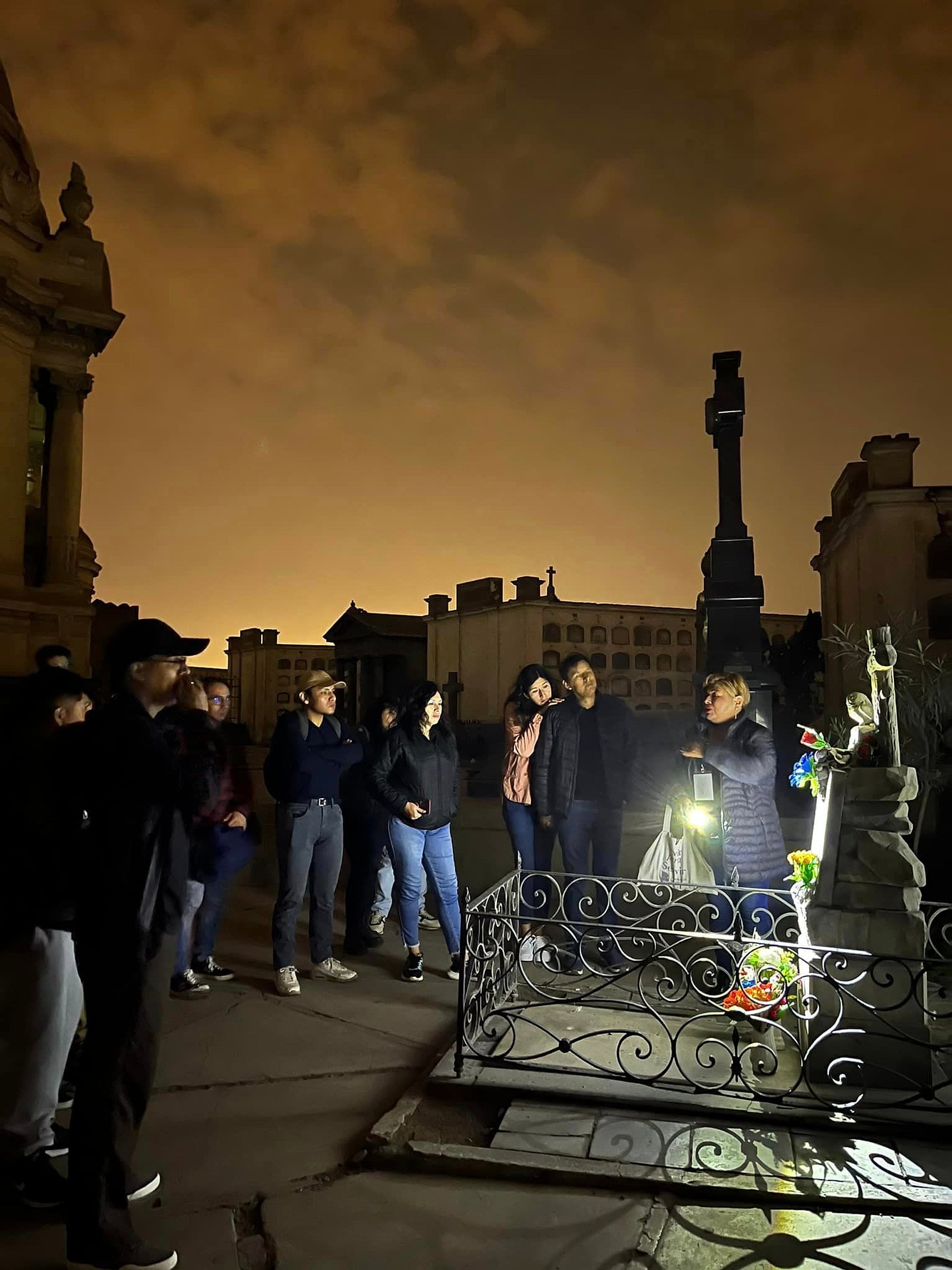 Tour nocturno al Cementerio del Terror - Imagen 2