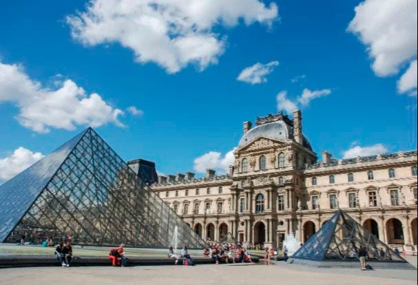 Entrada al Louvre y bus turístico Hop-On Hop-Off - Imagen 3