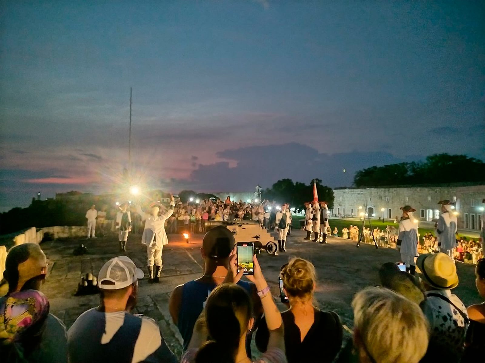 Cañonazo en Autos Antiguos y Cena - Imagen 4