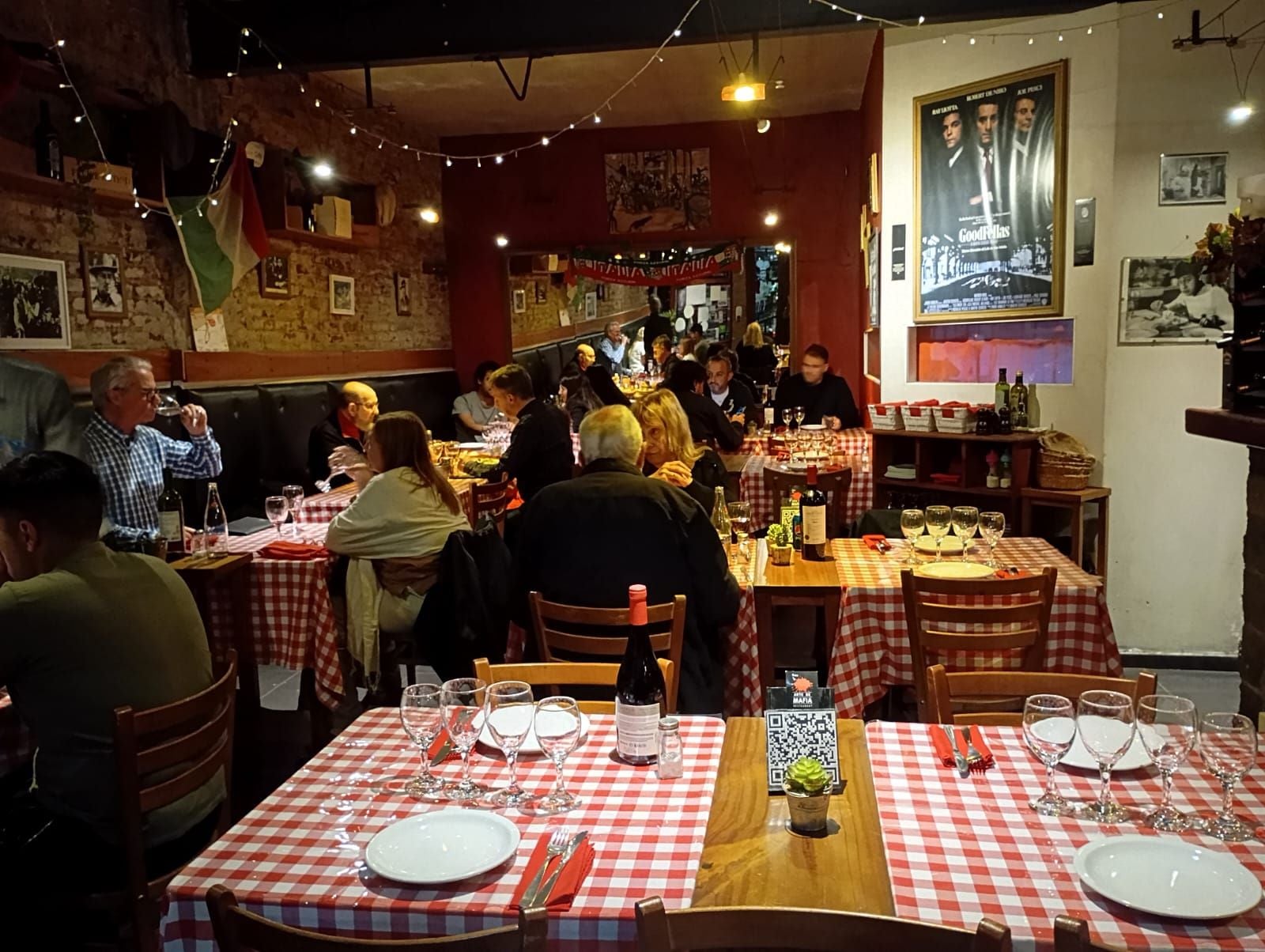 Cena en Arte de Mafia, Restaurant Temático Mafioso de Palermo - Imagen 2