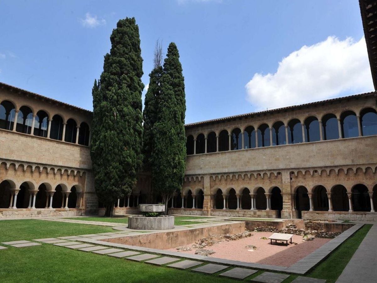 Visita con Audioguía al Monestir de Sant Cugat del Vallès - Imagen 3