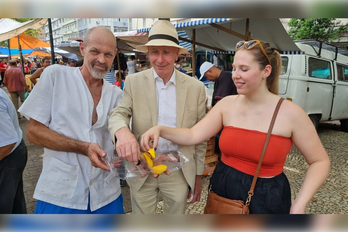 Degusta más de 15 frutas exóticas brasileñas en una visita guiada al mercado - Imagen 2