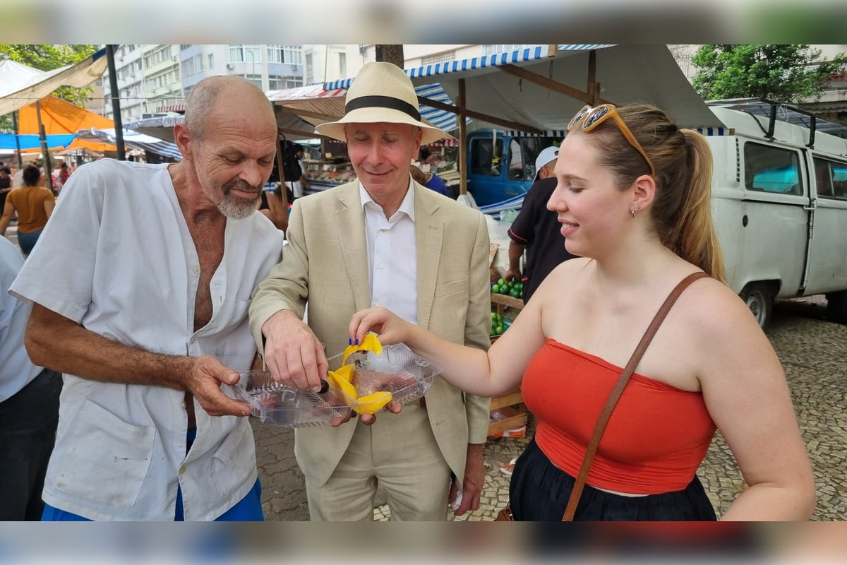 Degusta más de 15 frutas exóticas brasileñas en una visita guiada al mercado - Imagen 3