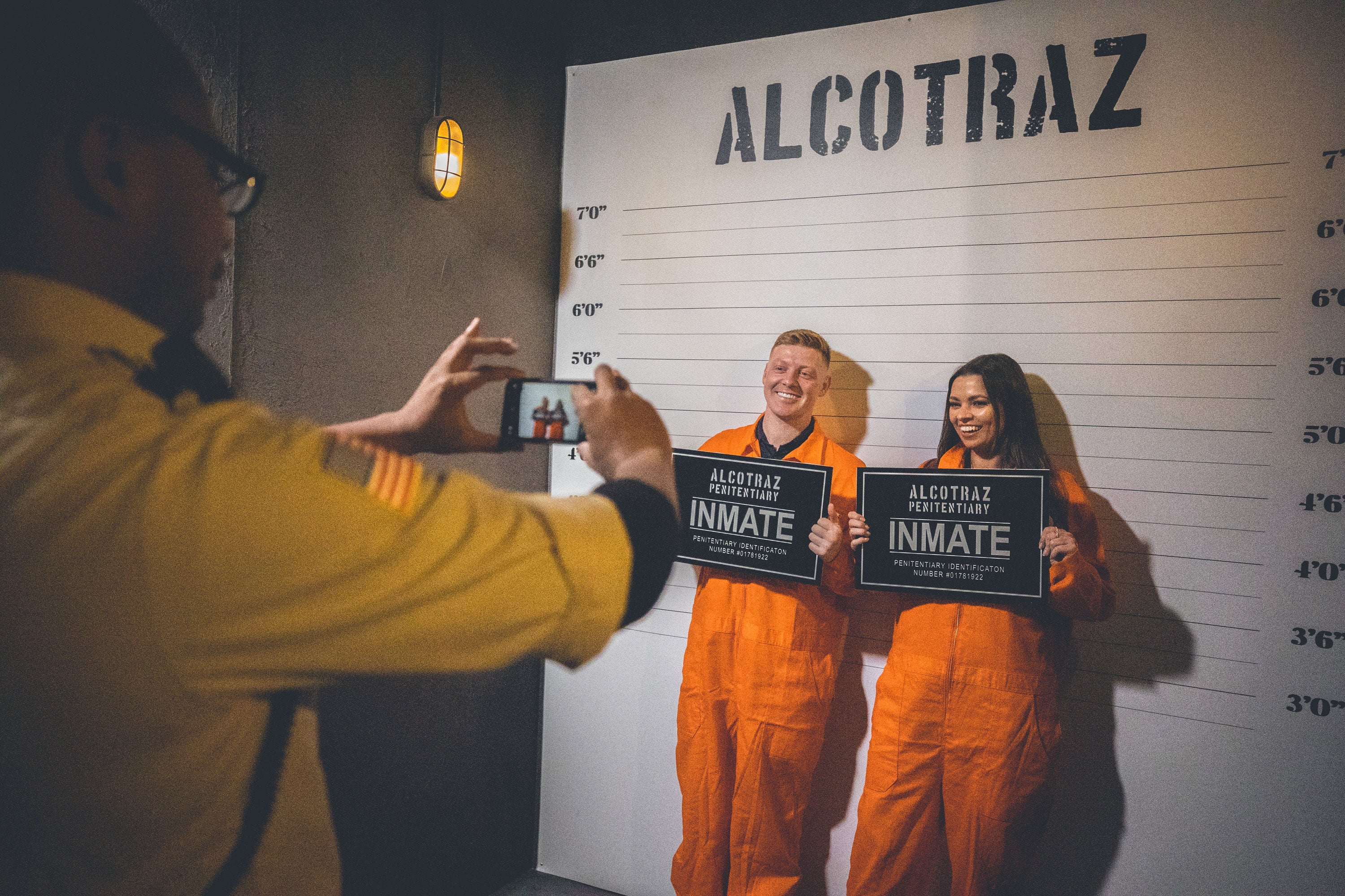 Experiencia inmersiva de cócteles en prisión en Alcotraz - Imagen 3