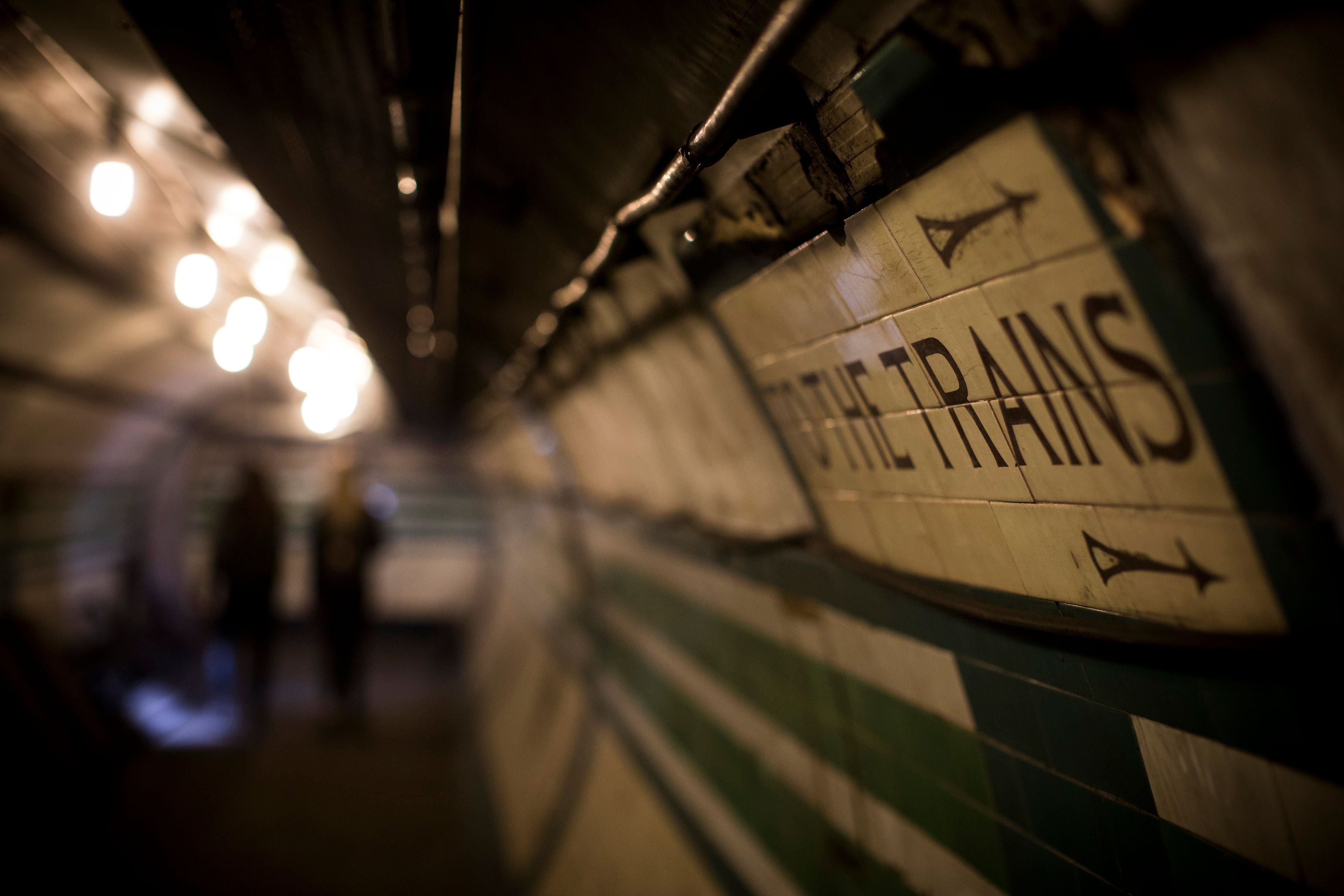 Recorrido en metro oculto: Piccadilly Circus, el corazón de Londres - Imagen 2