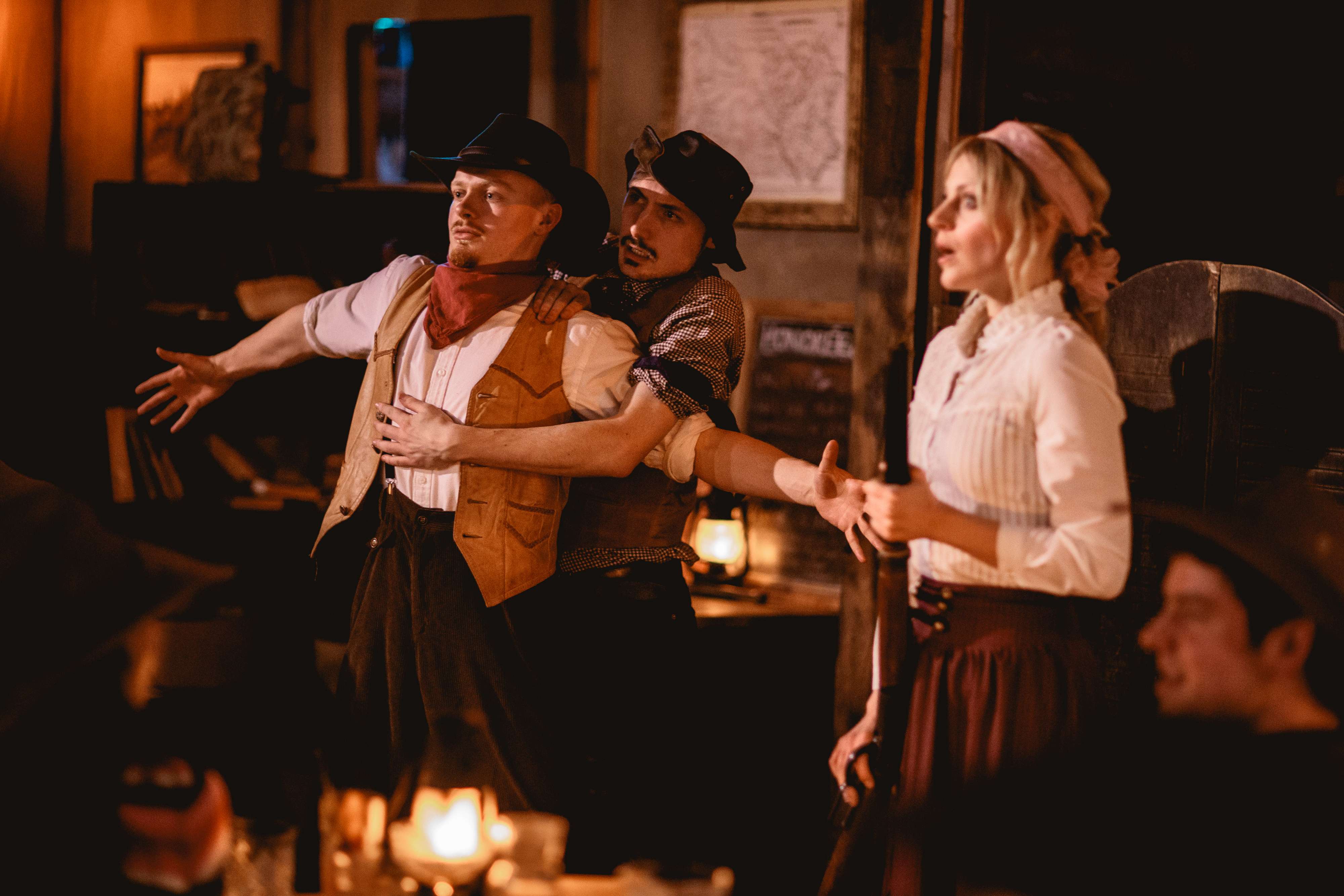 Experiencia de cóctel inmersiva en Moonshine Saloon - Imagen 2