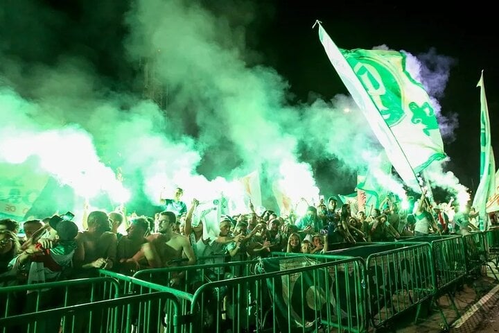 São Paulo: Palmeiras Game Experience with Local - Imagen 4