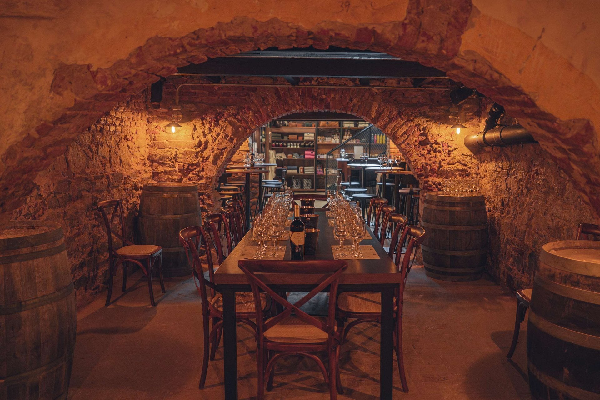 Bodega urbana con copa de bienvenida - Imagen 2