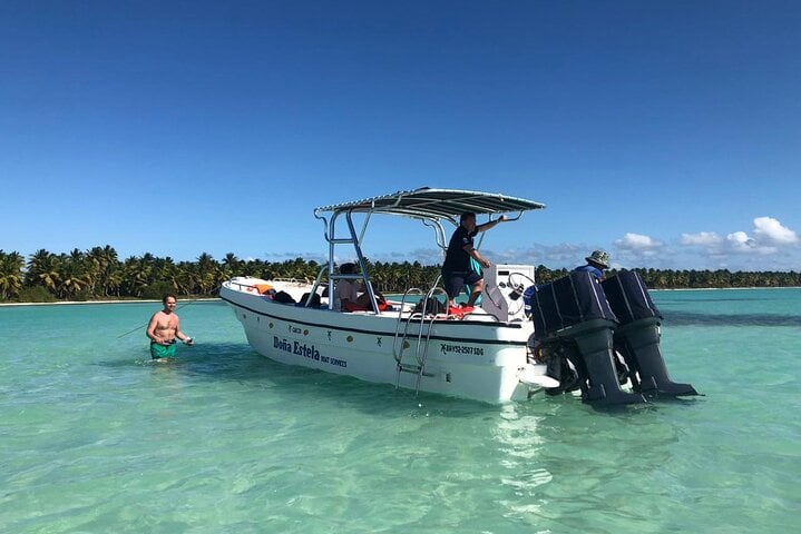 Passeio de lancha rápida na Ilha Saona com almoço e mergulho em piscina natural - Imagen 2