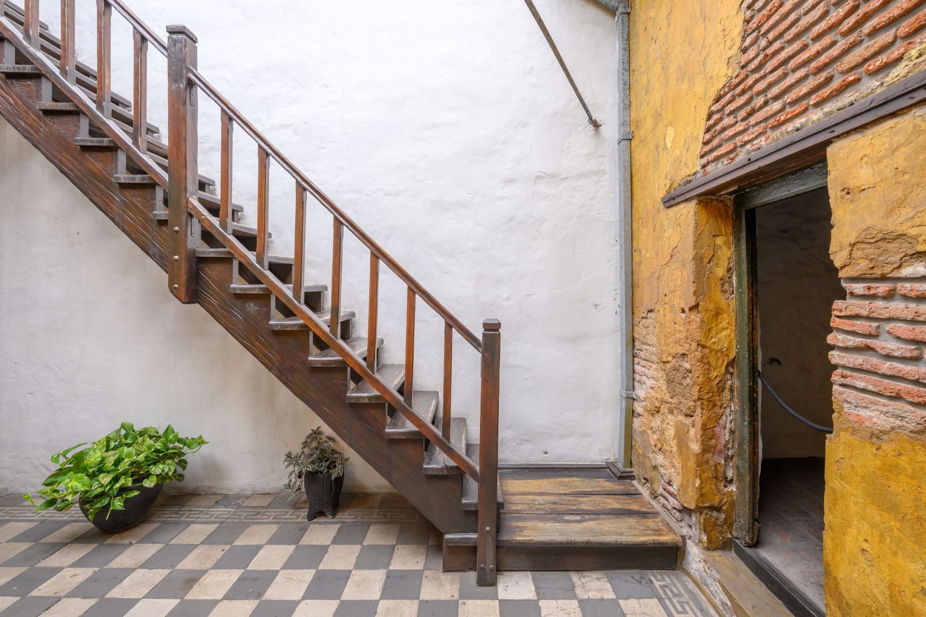 Mate Experience en Casa Mínima - Tour Guiado en Inglés - Imagen 3
