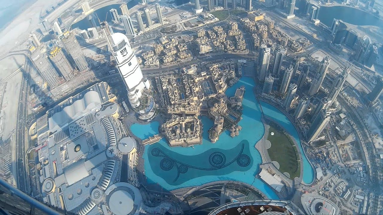 Compras en el centro comercial Dubai Mall, piso 148 del Burj Khalifa y espectáculo de fuentes musicales con paseo en el lago en traslados privados - Imagen 3