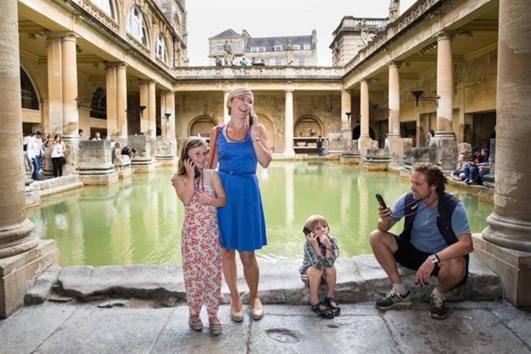Excursión de un día a Bath en tren con entrada a los baños romanos o recorrido en autobús turístico - Imagen 2