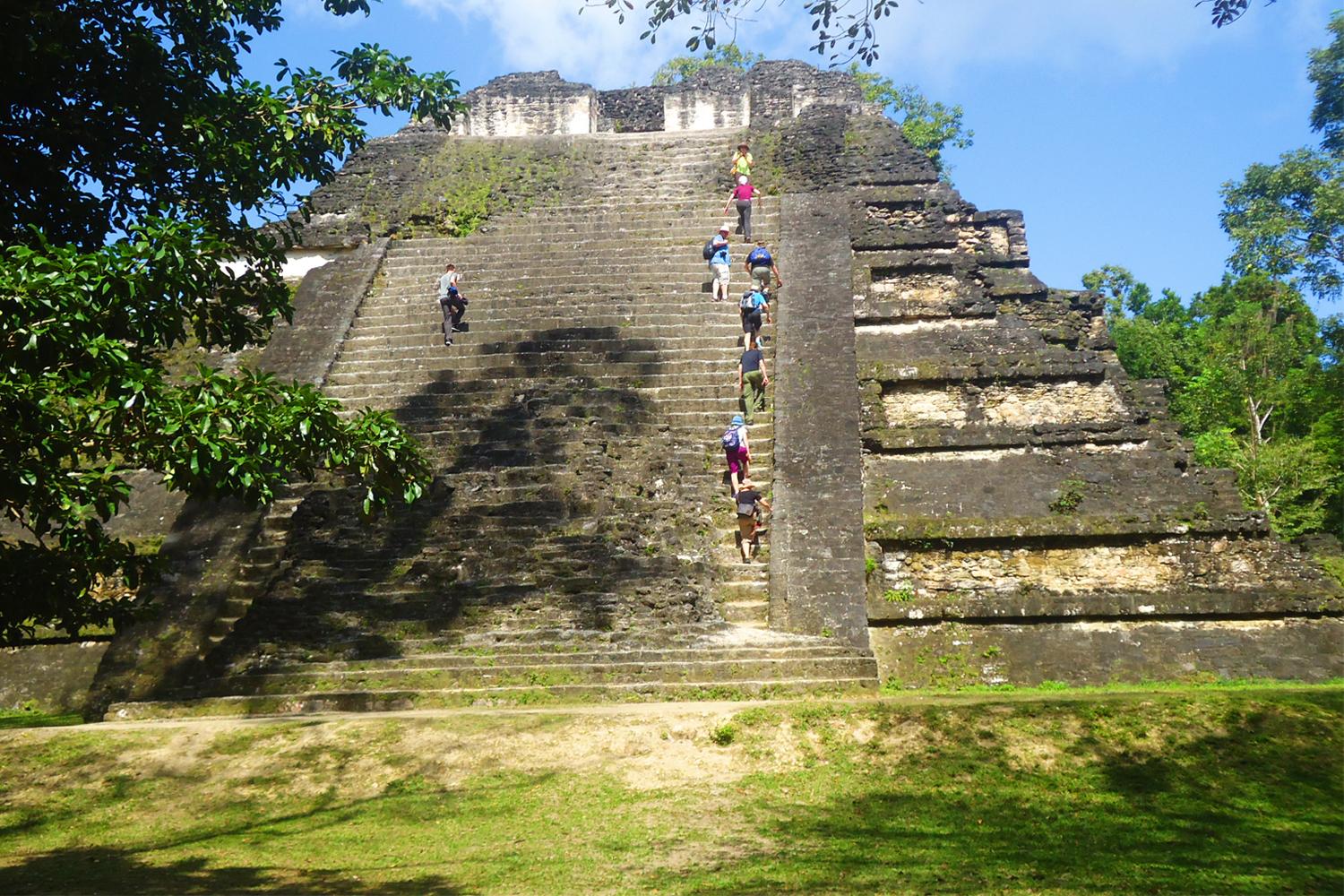 JOYAS DE LA UNESCO - Tour de 1 día a Tikal en avión - Imagen 4